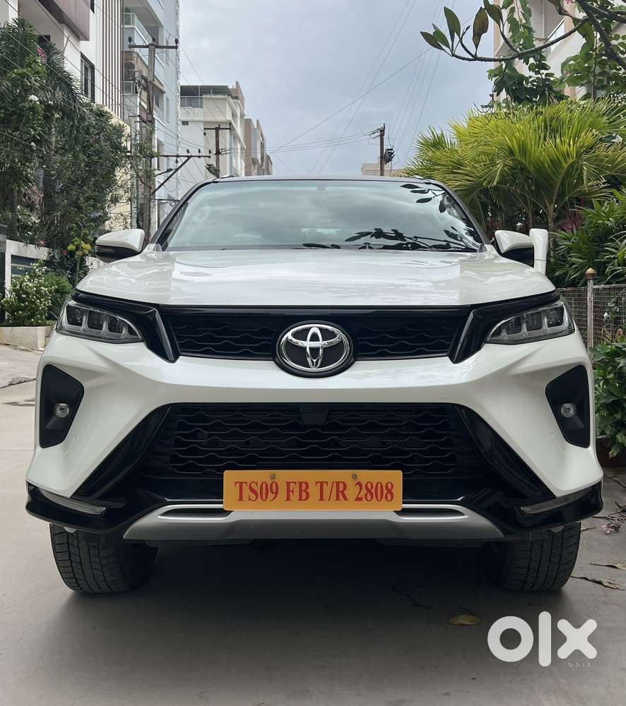 Toyota Fortuner Legender