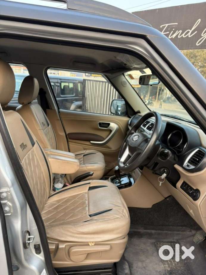 Mahindra Tuv 300 T8 Amt (automatic), 2018, Diesel