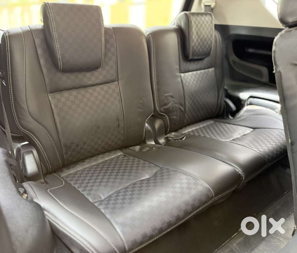 Toyota Innova Crysta 2.4 V 8 Str, 2016, Diesel
