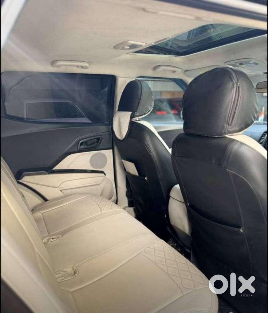 Mahindra Xuv300 W6, 2023, Petrol