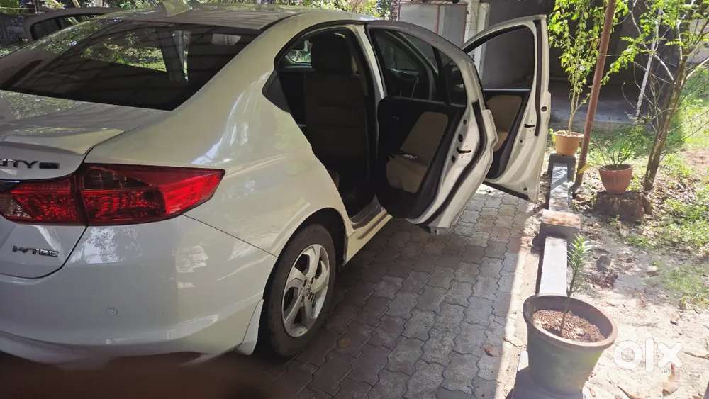 Honda City 2015 Petrol Full Option- Very Well Maintained- Vxo