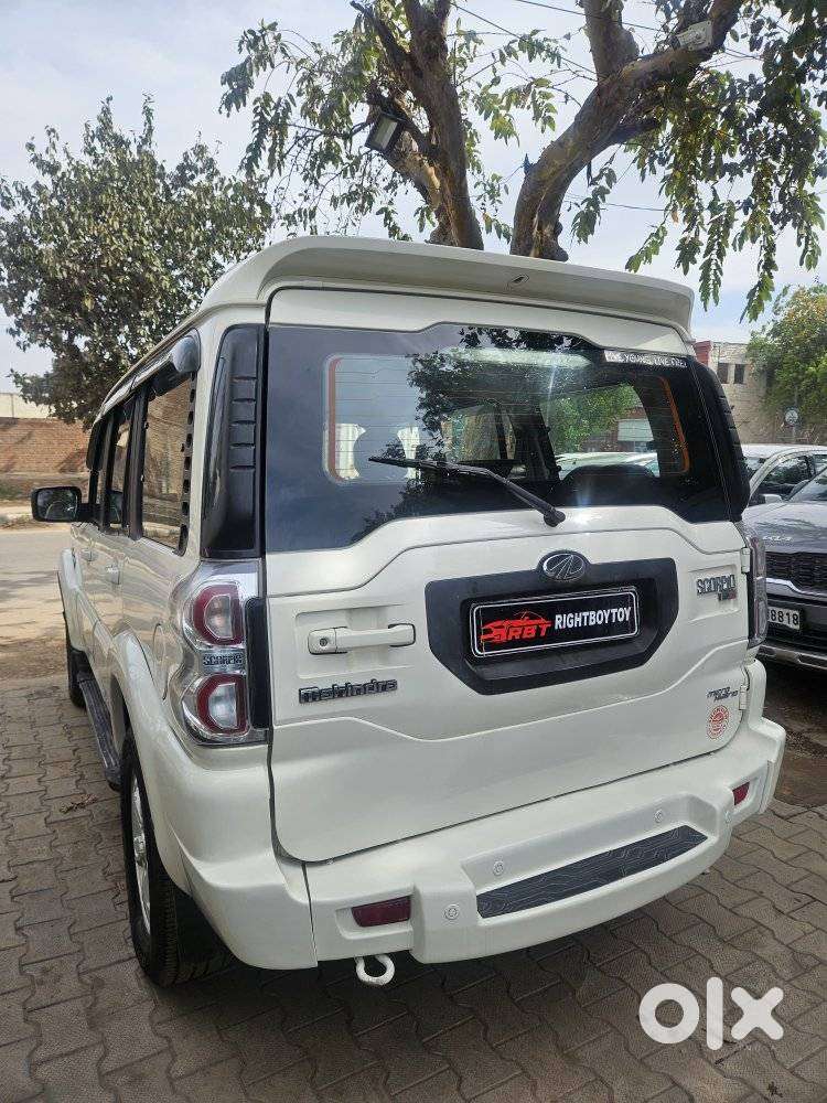 Mahindra Scorpio S10, 2015, Diesel