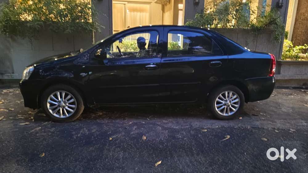 Toyota Etios V, 2011, Petrol