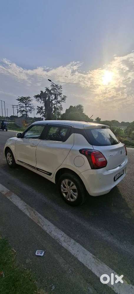 Maruti Suzuki Swift Vxi + Manual, 2023, Petrol