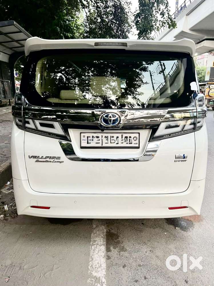 Toyota Vellfire 2.5 Executive Lounge, 2022, Petrol