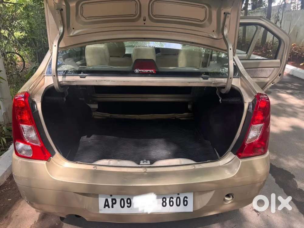 Mahindra Renault Logan 2008