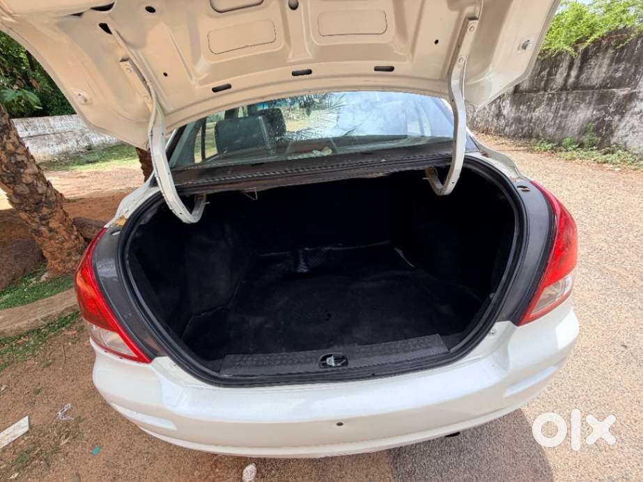 Maruti Suzuki Swift Dzire Vdi Optional, 2013, Diesel