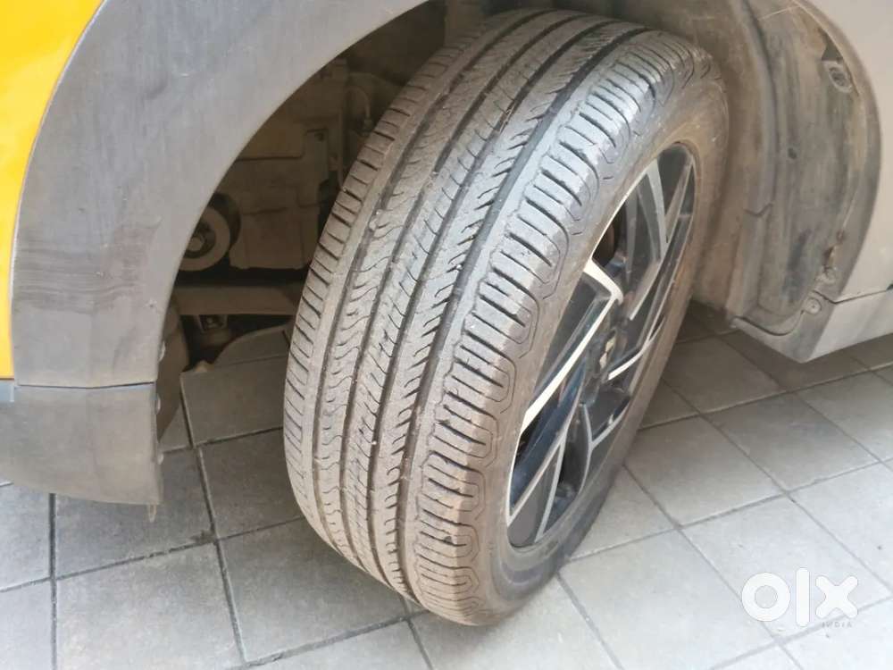 Mahindra Xuv 3xo Ax7l 1.2 Petrol At (pg), 2024, Petrol