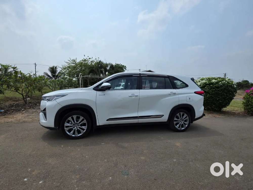 Innova Hycross Zx Hybrid 7 Seater Oct 2023