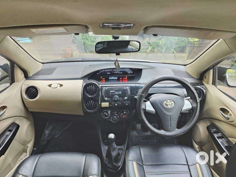 Toyota Etios Liva 1.2 V Dual Tone, 2019, Petrol