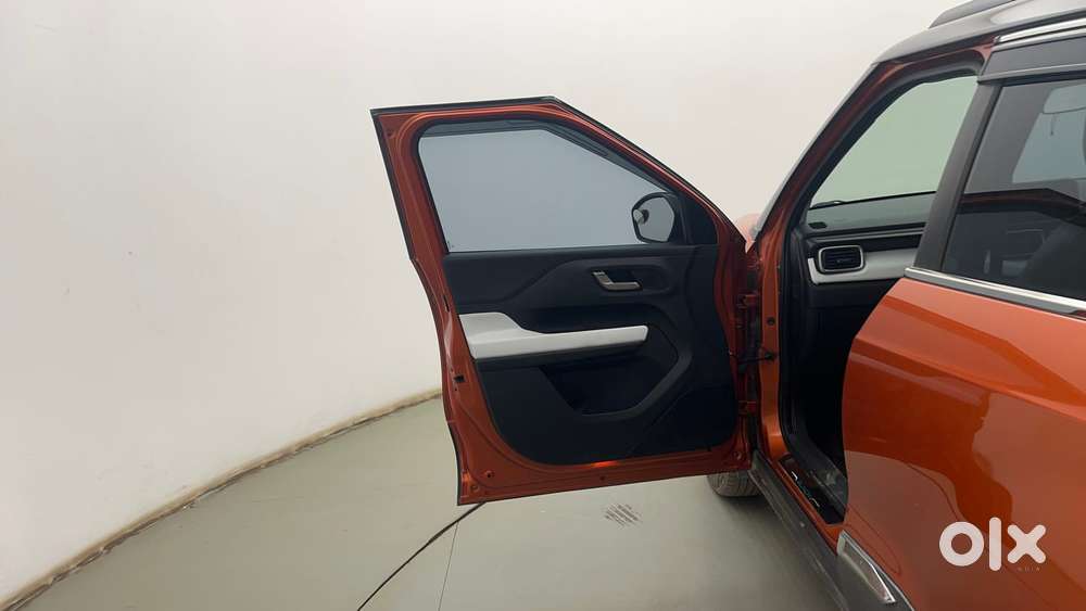 Tata Punch Creative Dual Tone Amt Sunroof, 2023, Petrol