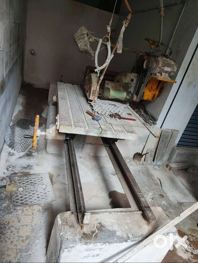 BIG SIZE TILE CUTTING MACHINE