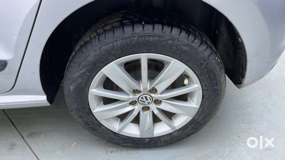 Volkswagen Polo Petrol Highline 1.2l, 2015, Petrol