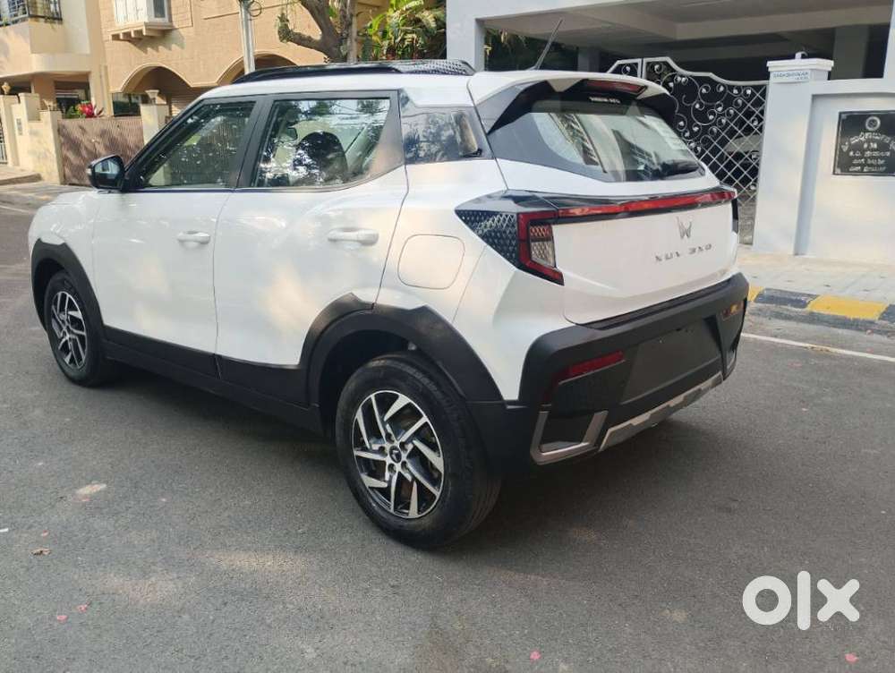 Mahindra Xuv 3xo Ax5 Pm Mt, 2024, Petrol
