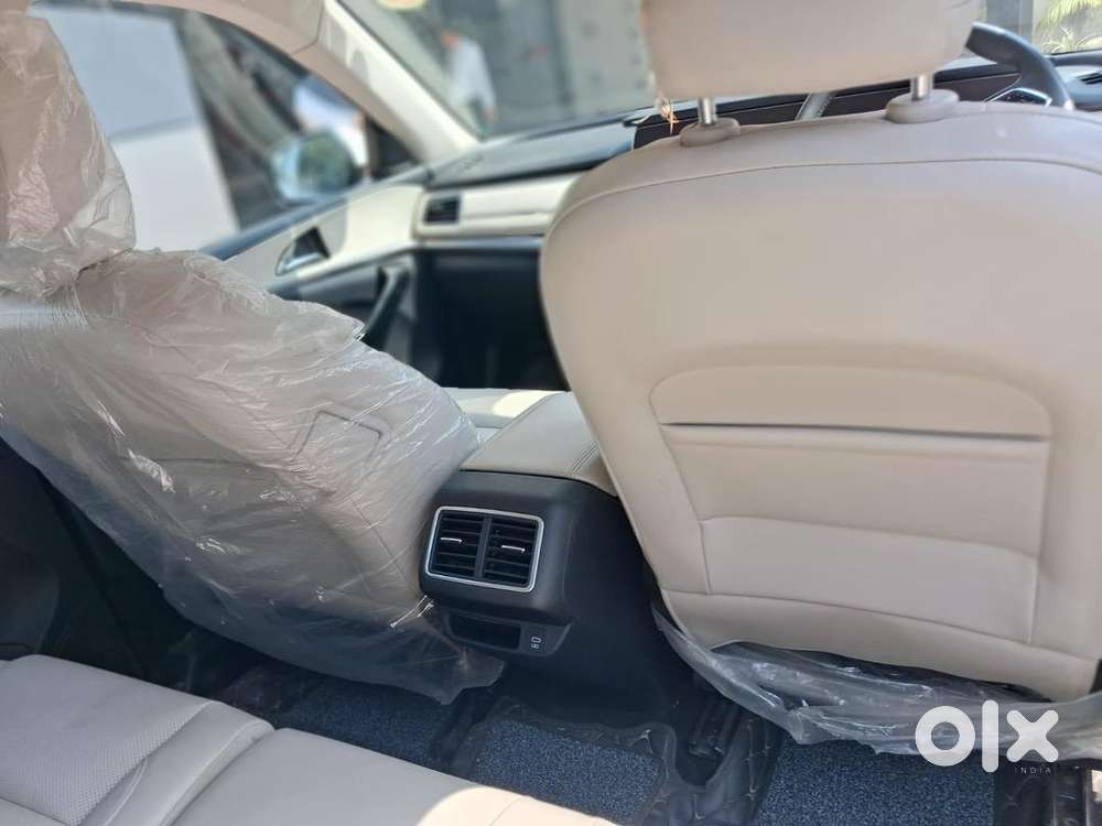 Xuv700  Mahindra  2022  Ax7 L Awd