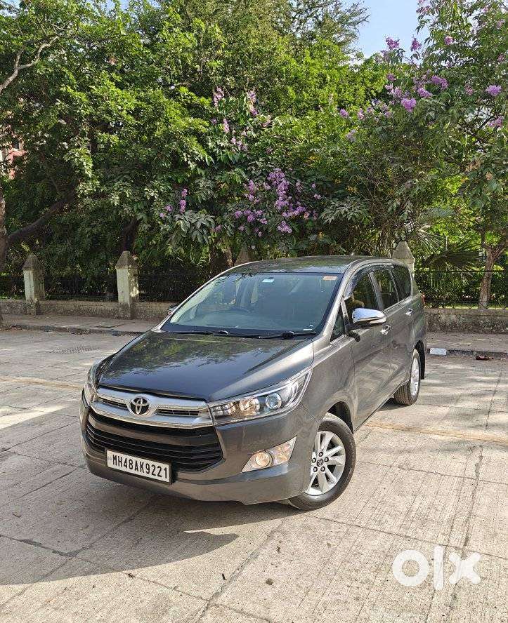 Toyota Innova Crysta 2.8 Zx At 7 Seater, 2017, Diesel