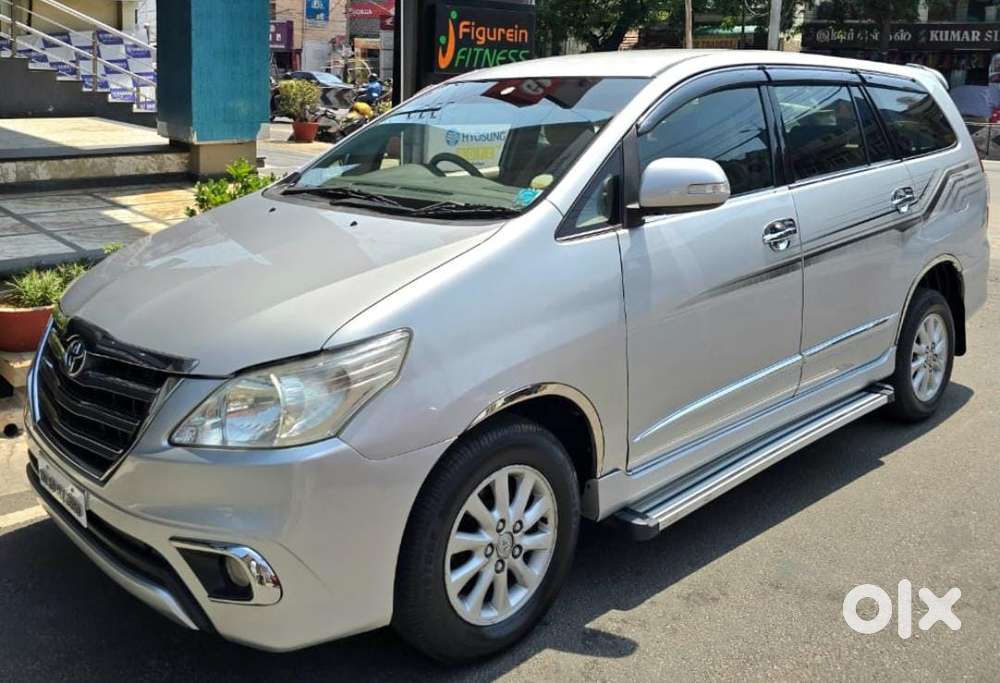 Toyota Innova 2.5 Vx 8 Seater Bs Iv, 2013, Diesel