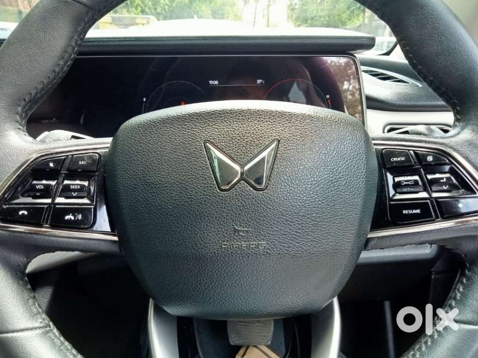 Mahindra Xuv700 2.2 Ax 7 Diesel At Str, 2024, Diesel