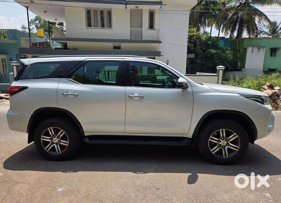 Toyota Fortuner [2021-ongoing] 2.8 2wd Diesel At, 2023, Diesel