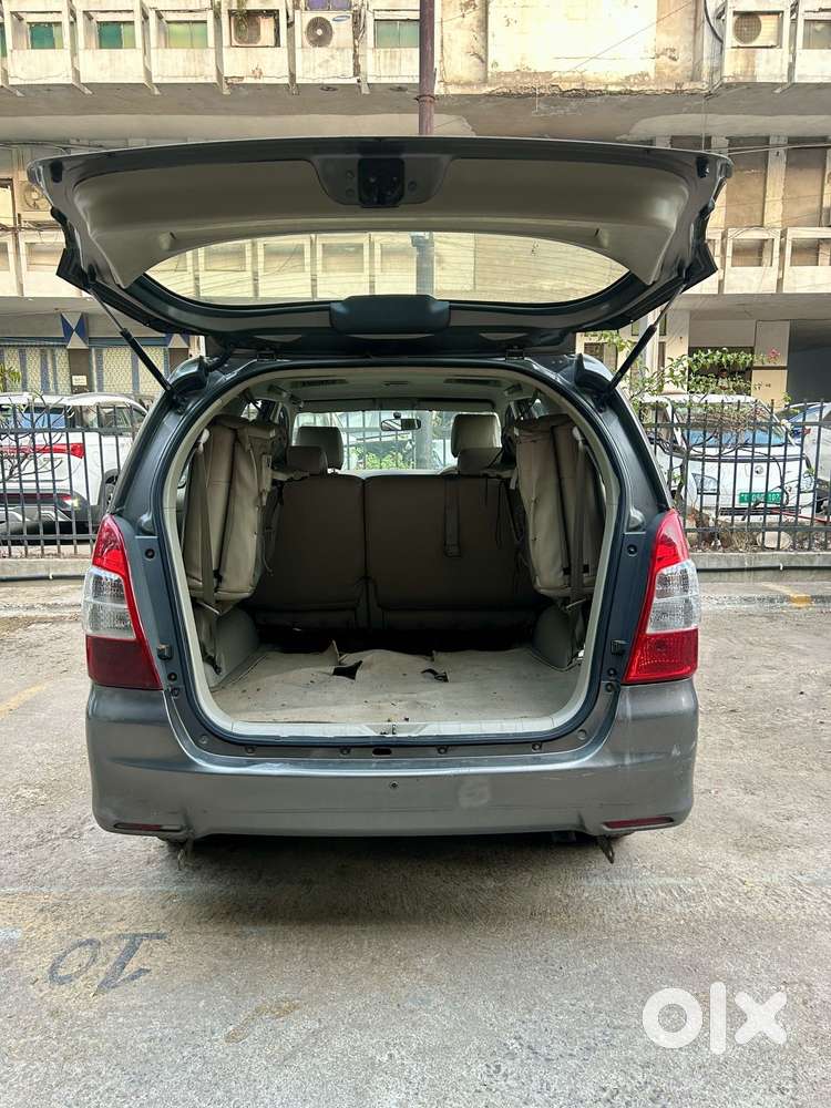 Toyota Innova 2.5 G (diesel) 8 Seater Bs Iv, 2011, Diesel