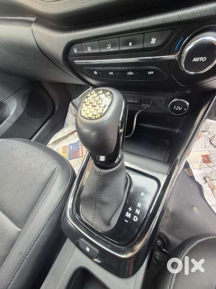 Tata Altroz 1.2 Xza Plus Dark Edition Dct, 2022, Petrol