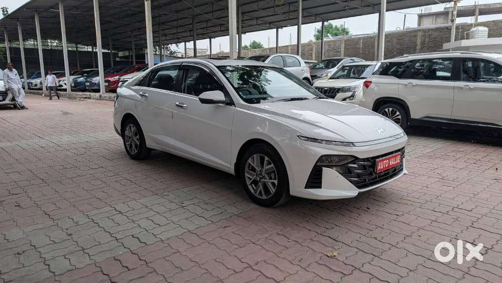 Hyundai Verna Sx (o)1.5 Vtvt [2023 - 2026], 2025, Petrol