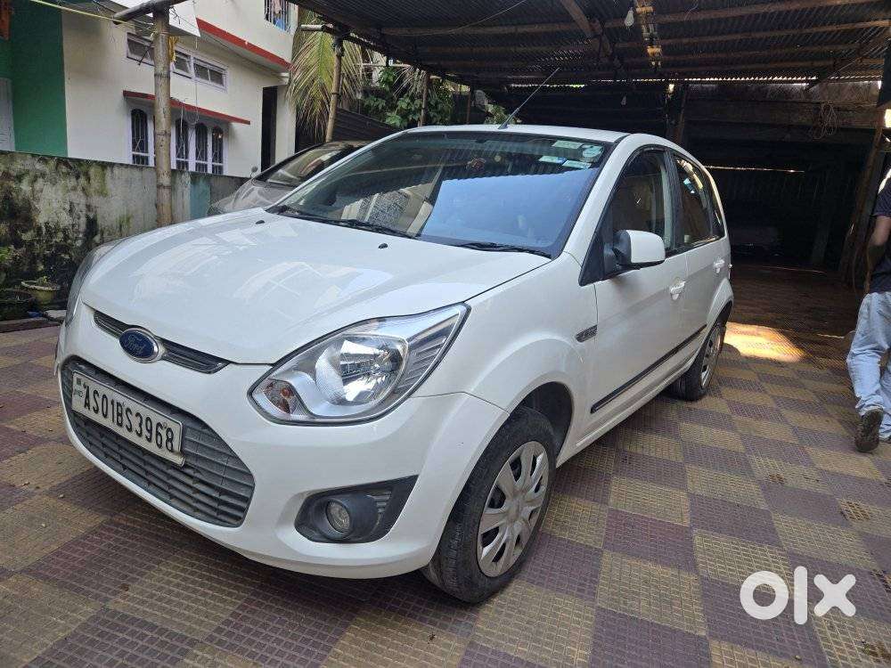Ford Figo 1.2p Trend Mt, 2015, Petrol