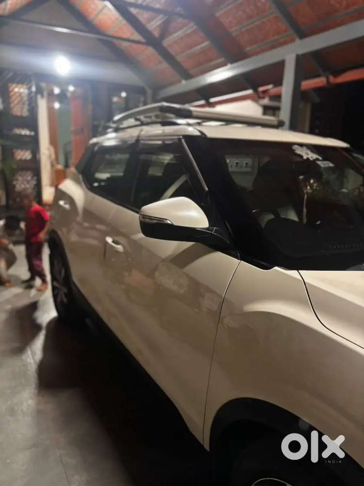 Mahindra Xuv 300 W8(o) For Sale - Well Maintained Single Use