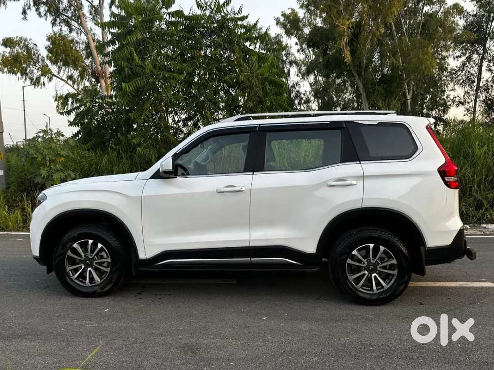 Mahindra Scorpio N Z8 Petrol At 7 Str, 2025, Petrol