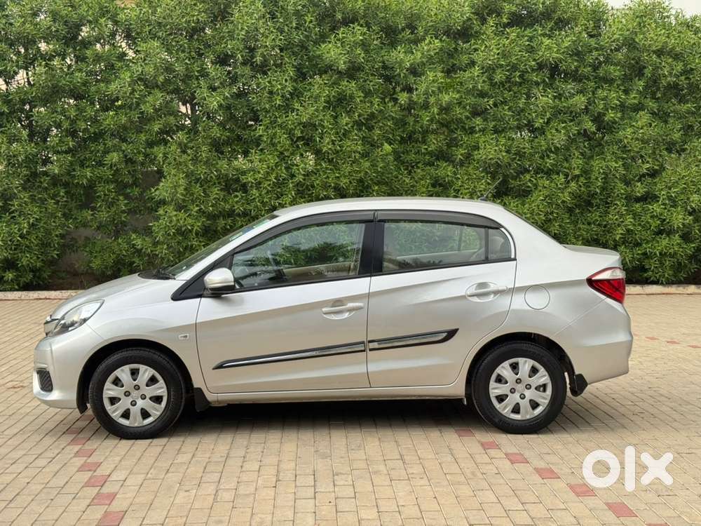 Honda Amaze 2017 Petrol 52000 Km Driven