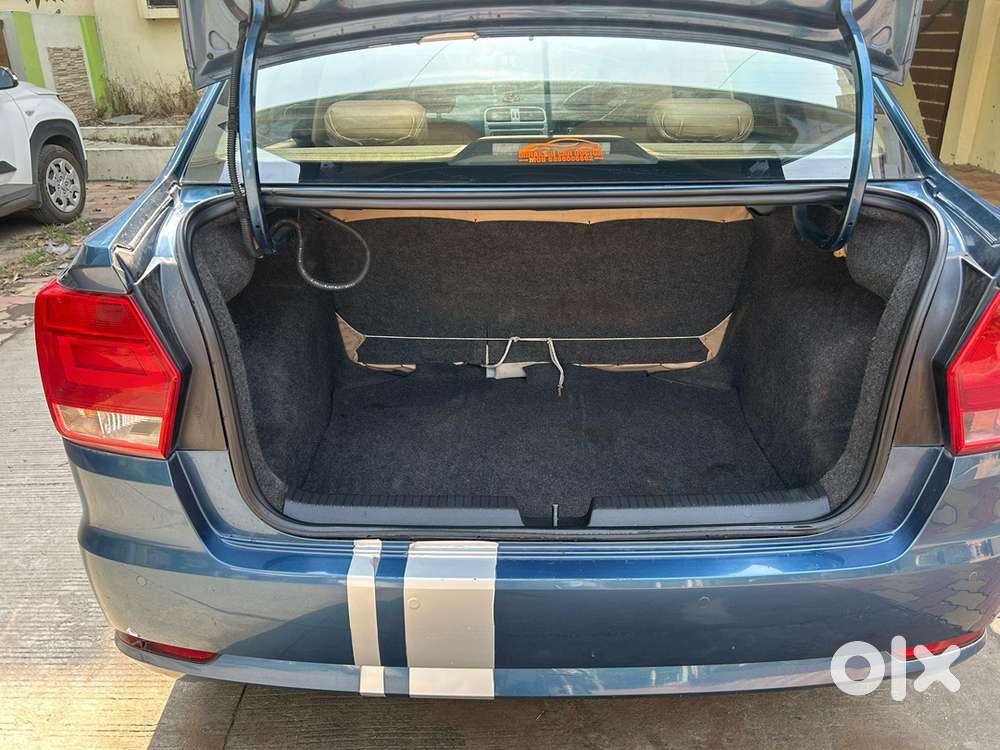 Volkswagen Ameo Petrol 2016