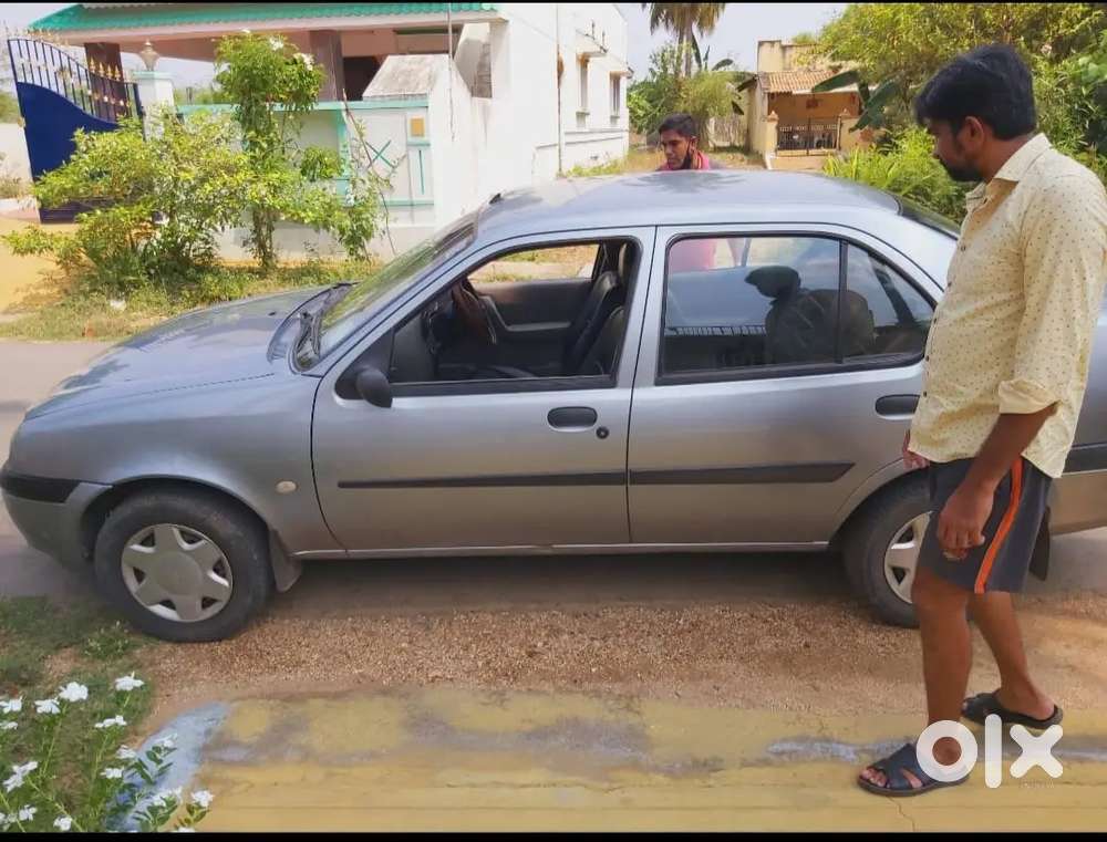 Ford Ikon 2005