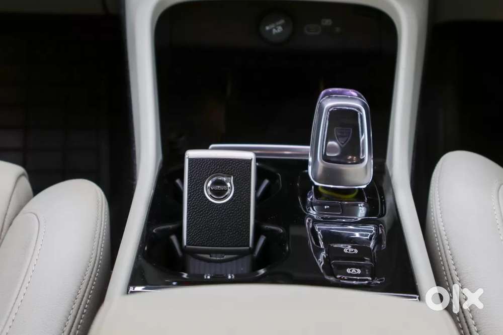 Volvo Xc40 B4 Ultimate, 2023, Petrol