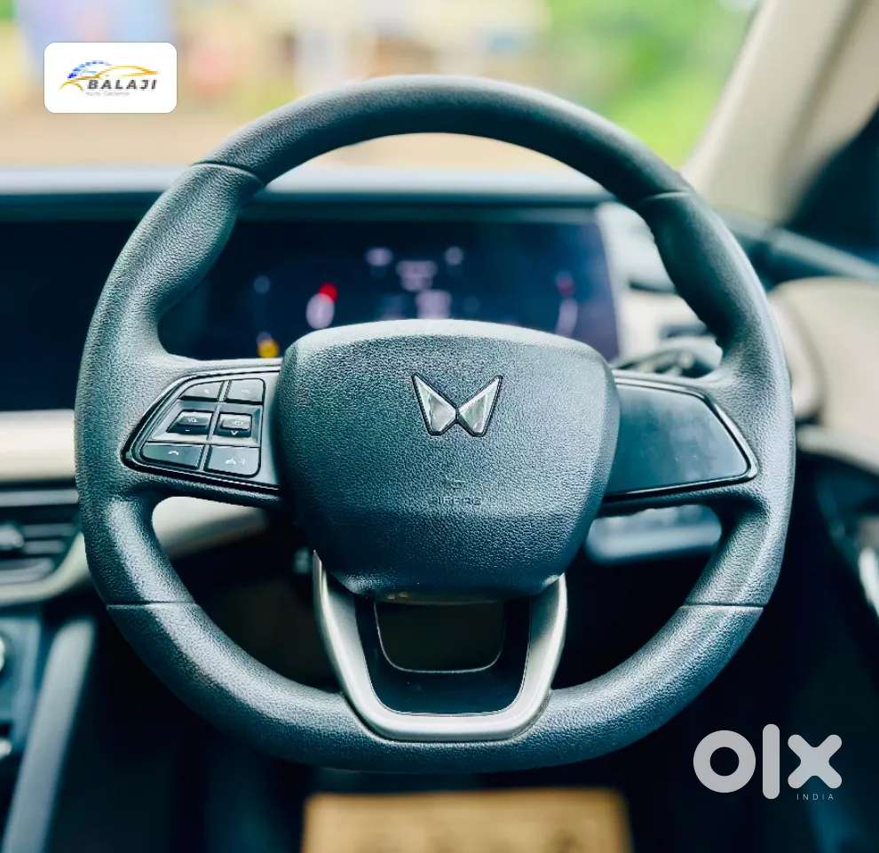 Mahindra Xuv700 2.0 Ax 5 Petrol Mt Str, 2021, Petrol
