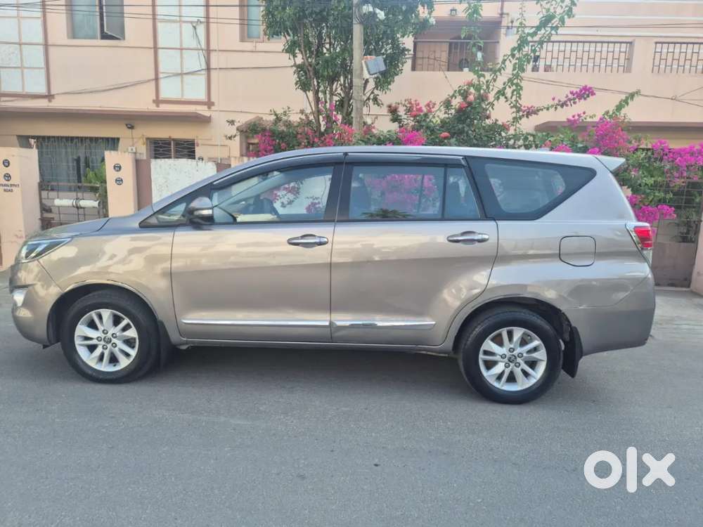 Toyota Innova Crysta [2020-ongoing] 2.4 Gx 7 Str, 2017, Diesel