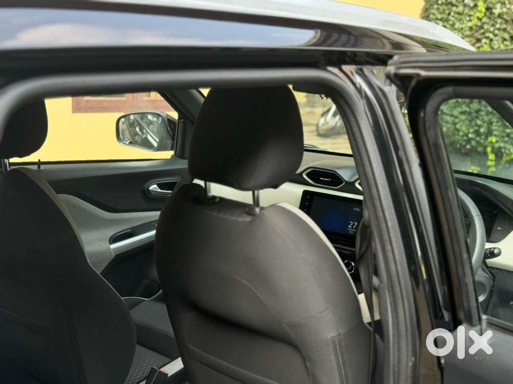 Nissan Magnite 15000 Km Automatic Xv