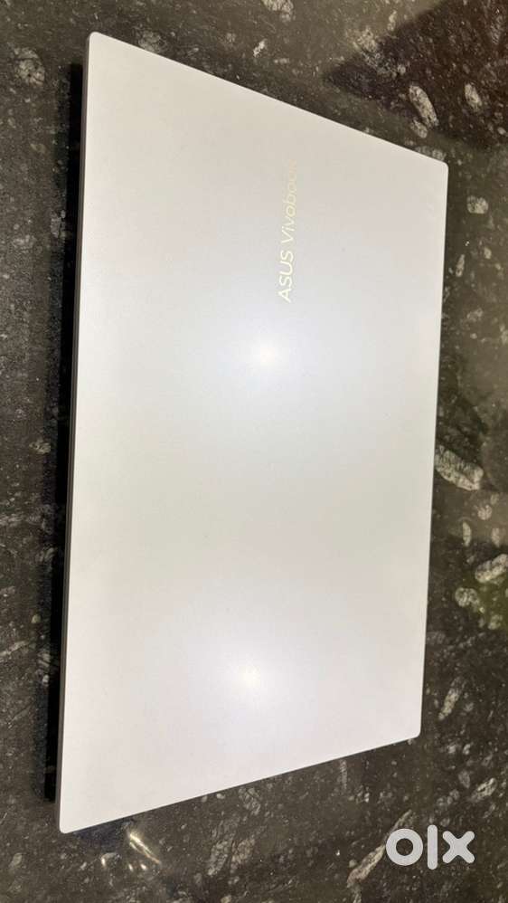 Asus Vivobook 12th Gen I3 8gb with 521 ssd