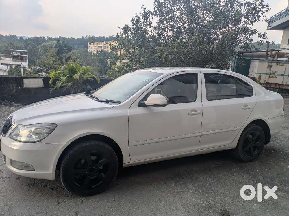 Skoda Laura Elegance 2012 Car