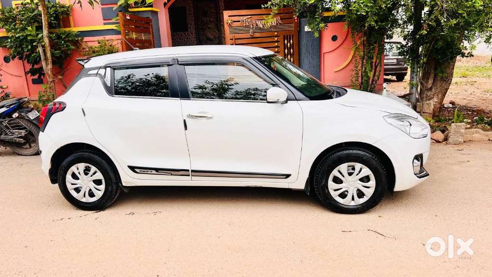 Maruti Suzuki Swift Vxi With Abs, 2021, Petrol