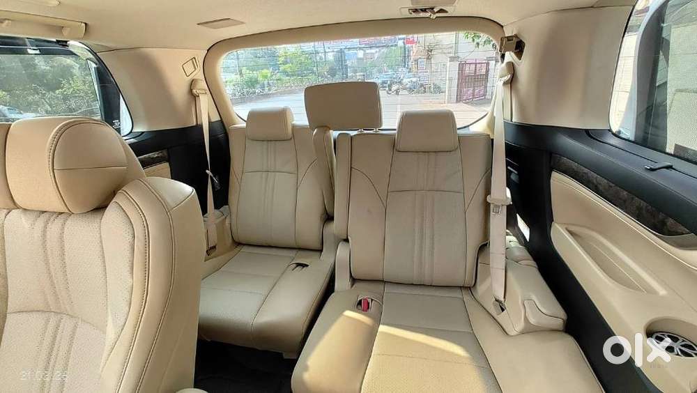 Toyota Vellfire 2.5 Hybrid, 2022, Petrol