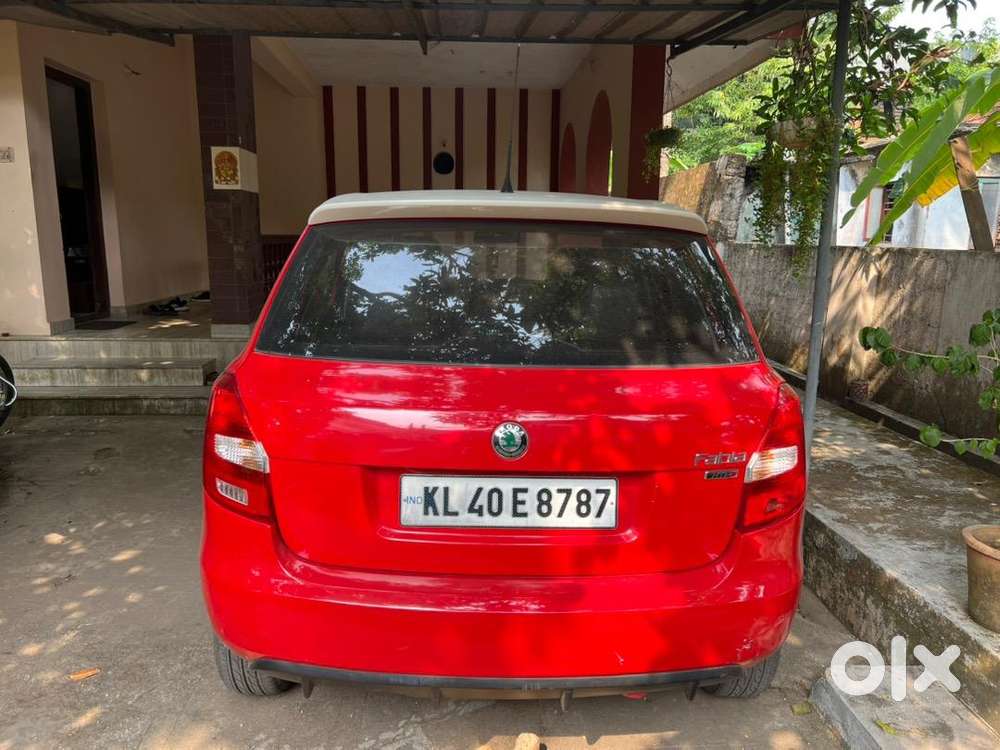 Skoda Fabia 2011 Petrol 94682 Km Driven 999.   50.  64.  999