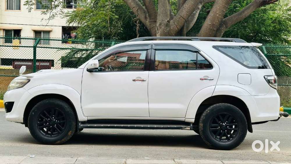 Toyota Fortuner 4x2 Manual, 2012, Diesel