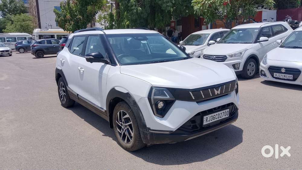 Mahindra Xuv 3xo Ax5 Pm Mt, 2024, Petrol