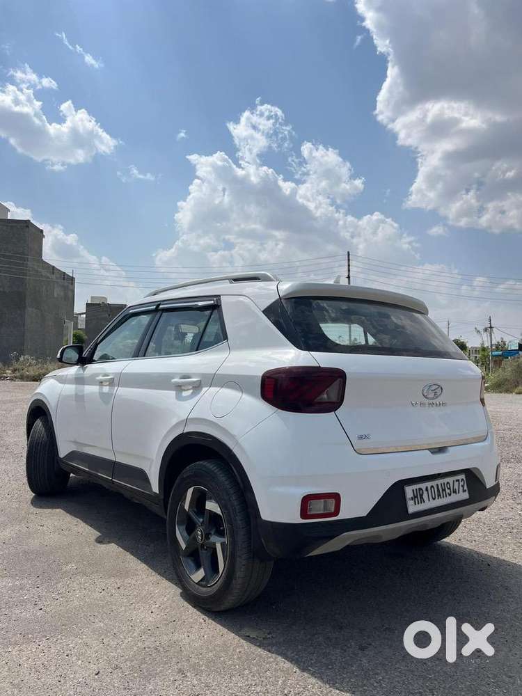 Hyundai Venue 2019 Diesel 90000 Km Driven