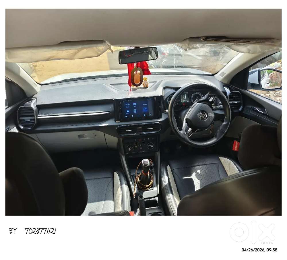 Skoda Kylaq Signature Petrol Manual 2025