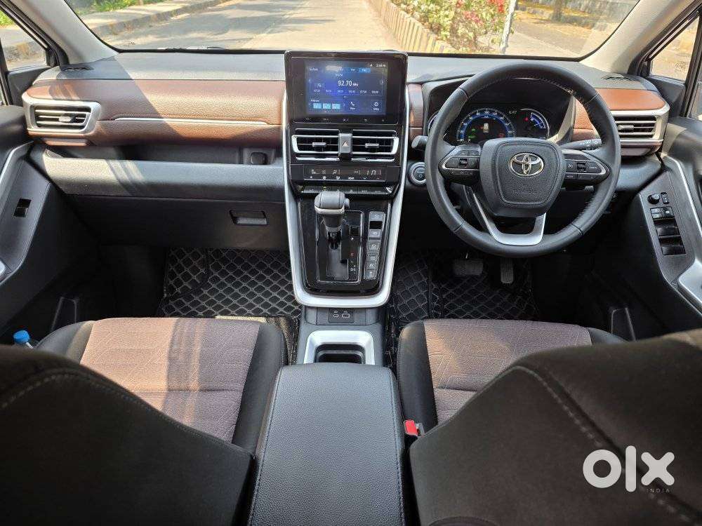 Toyota Innova Hycross 2.0 Vx Hybrid 8 Str, 2025, Petrol