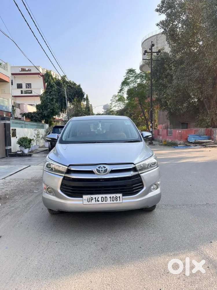 Toyota Innova Crysta 2.4 V
