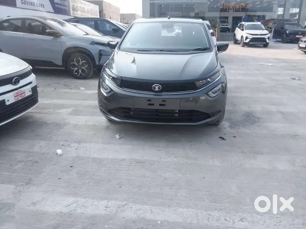 Tata Altroz 2025 Petrol 3155 Km Driven
