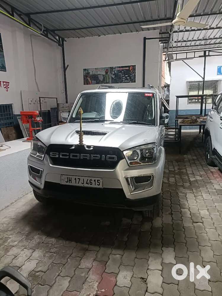 Mahindra Scorpio S6 Plus 2017