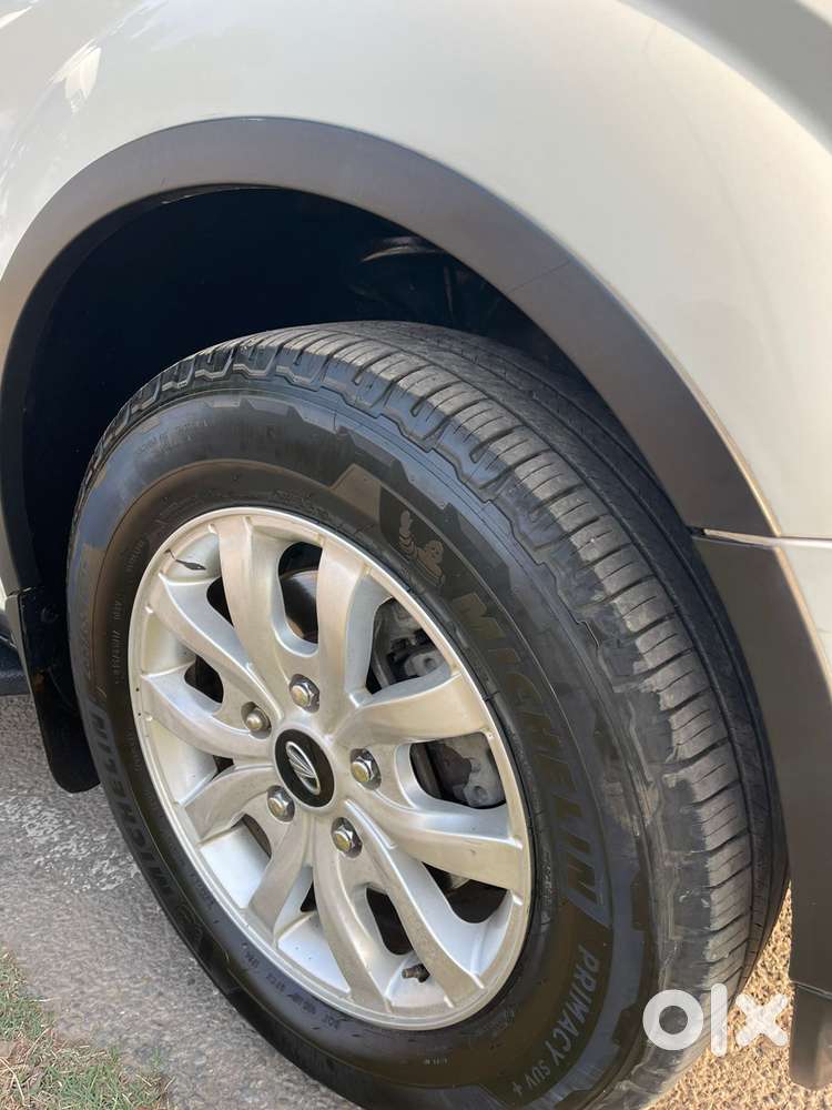Mahindra Xuv500 2.2 W10, 2017, Petrol